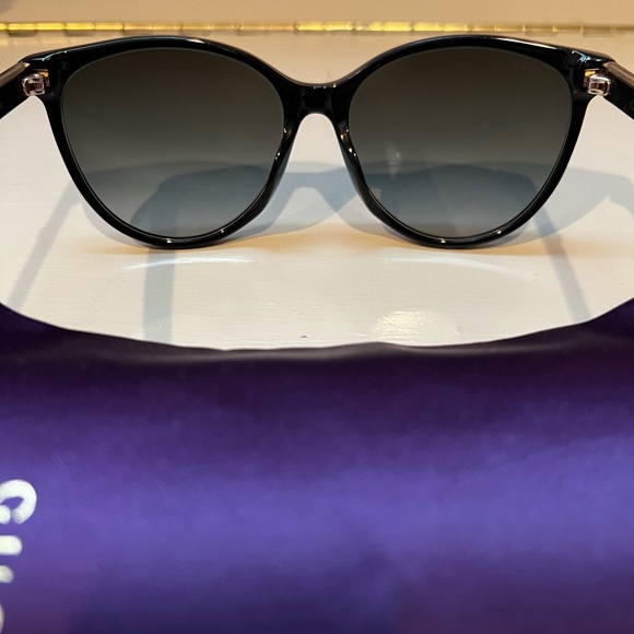 Gucci Sunglasses - Picture 4 of 6